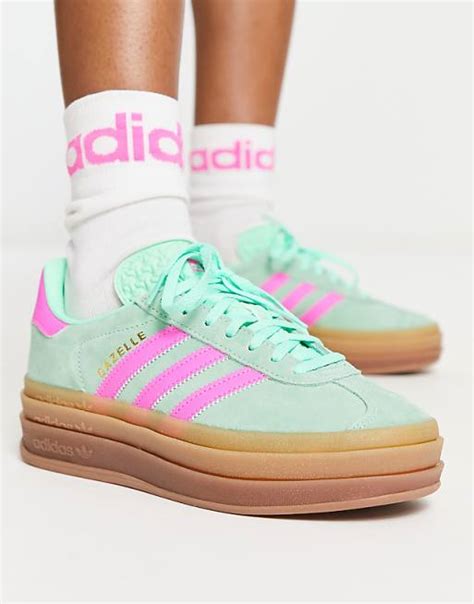 zapatillas adidas gazelle con chinos